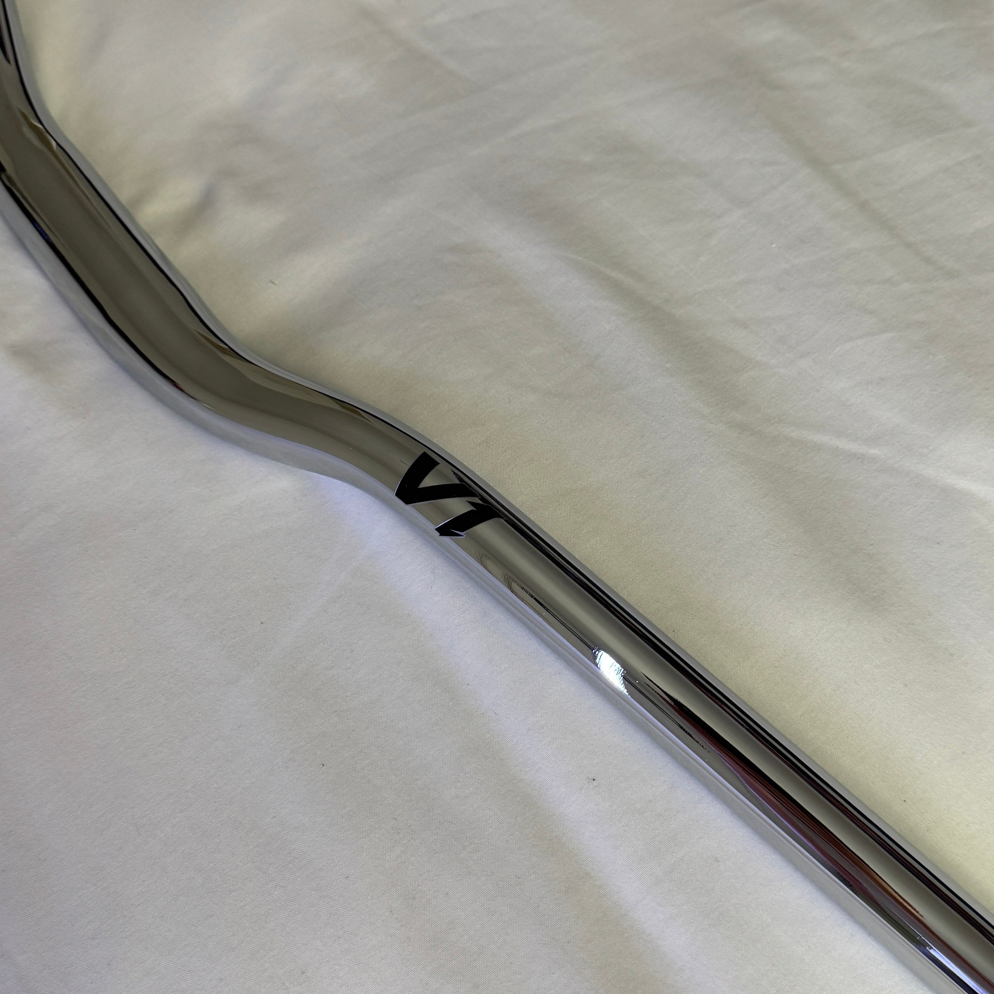 MXBOLTS Chrome Handlebar (31.8mm) (COLLECTIVE)